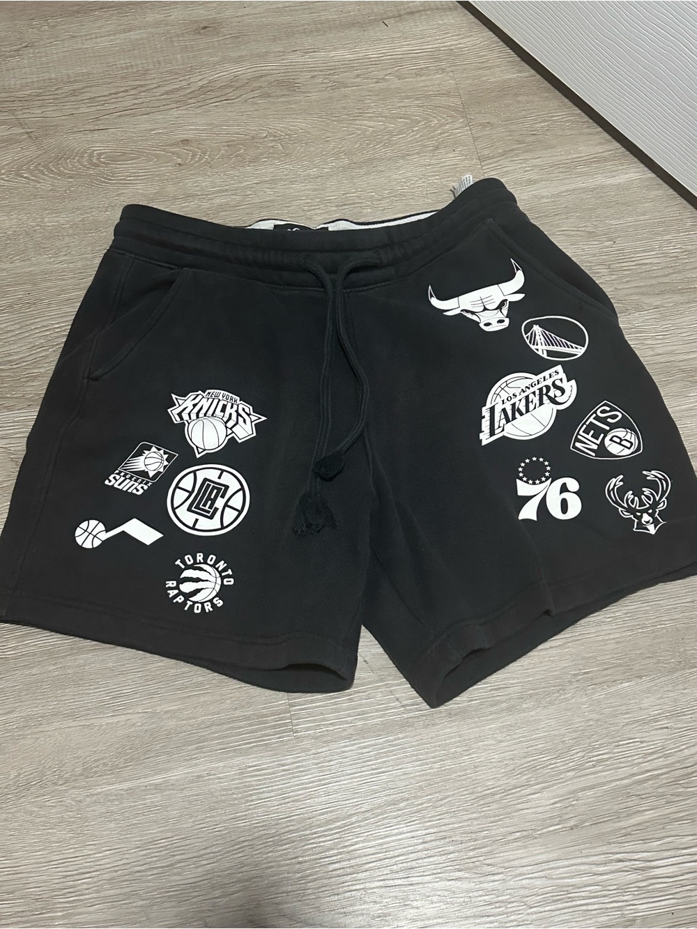 Hollister Black Men's NBA Logo Graphic Drawstring Shorts